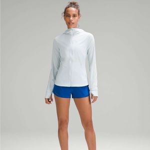 Lululemon BNWT Powder Blue Mist Over Windbreaker Size 4